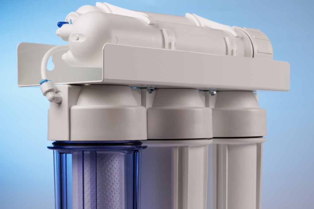Servicios Hidráulicos Robles especializados en instalación, mantenimiento y reparación de sistemas de filtros de agua para hogares, negocios y sistemas hidráulicos.